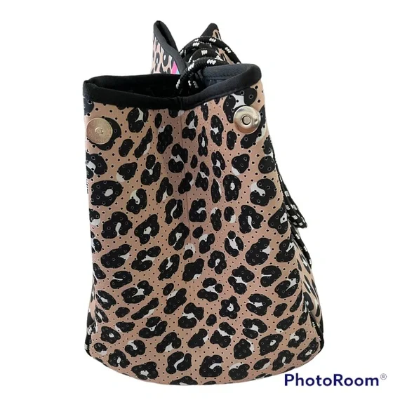 Simply Southern Leopard Neoprene Tote - Picture 3 of 6